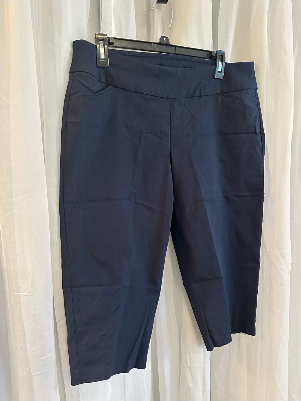 C J Banks Women’s Navy Stretch Capri Pants